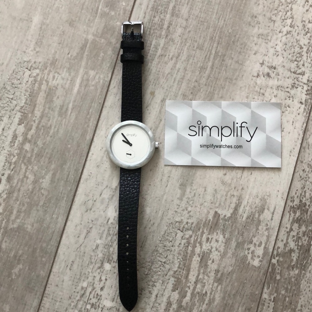 Simplify Womans Watch. Japanese Made. Never worn